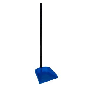 Brocha y recogedor de limpieza para mantenimiento profesional.