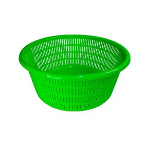 Cesta de colación plástica verde con orificios para facilitar drenaje y separación de alimentos.