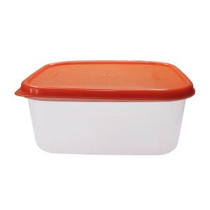 Contenedor de plástico para alimentos con tapa naranja, ideal para almacenamiento y conservación.